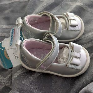 Surprize by Stride Rite Silver Ellen Baby Shoes Size 3